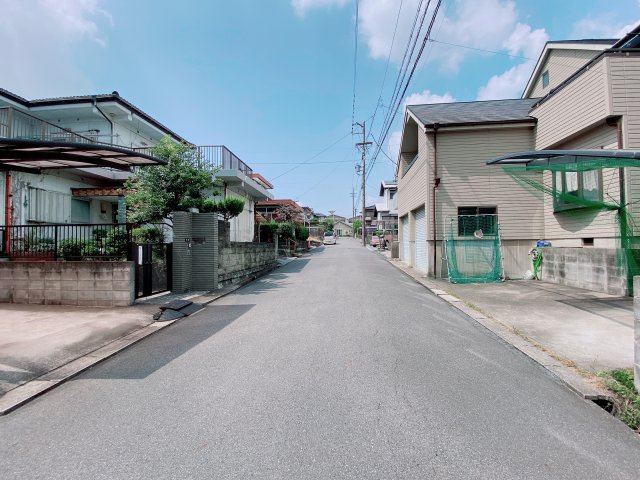 東海市名和町前郷の前面道路含む現地写真