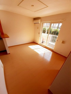 【居間・リビング】 | クラッセ参番館 | こちらの居間で趣味の時間をお楽しみください