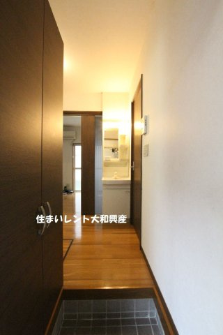 トラッドハウス12番館の玄関