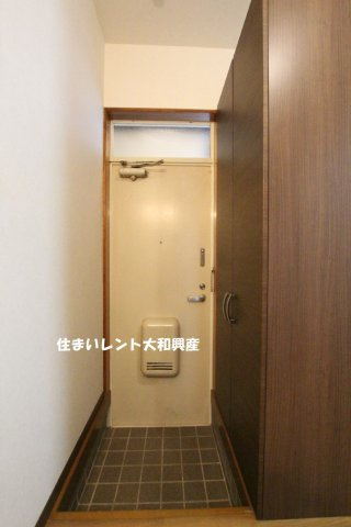 トラッドハウス12番館の玄関