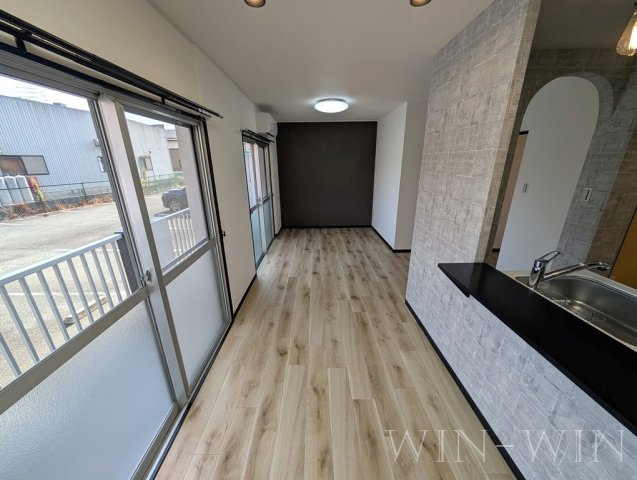 ハイツ東小浜の居間・リビング