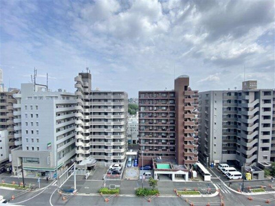  | 前面の建物とは距離があり、陽… 