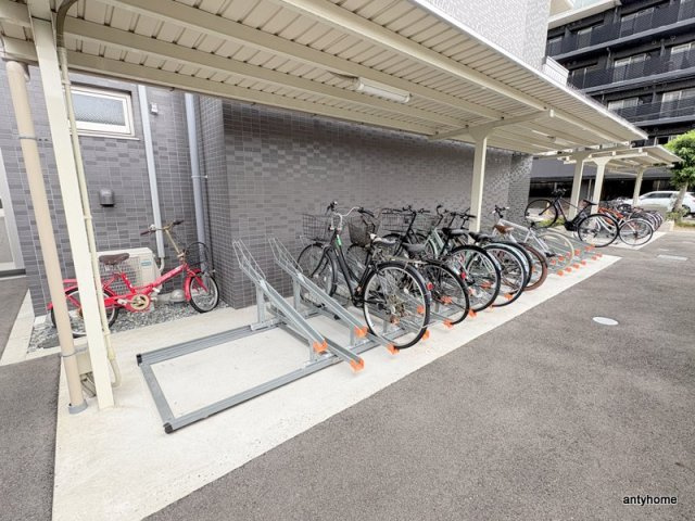 プレサンス塚本アクミリオン 仲介手数料無料の駐車場
