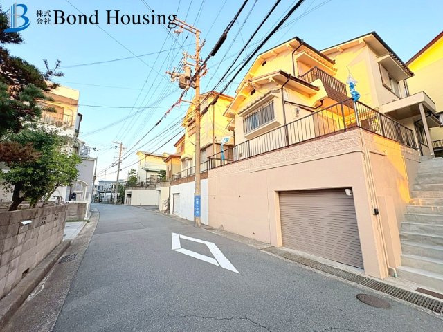 水回り新調　伊川谷町有瀬　中古戸建の前面道路含む現地写真