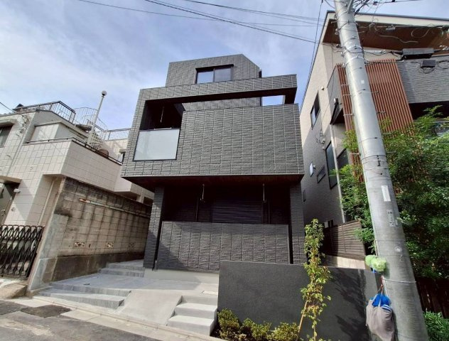 本駒込邸のエントランス