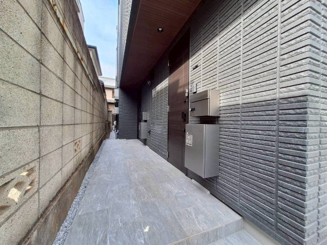 本駒込邸のエントランス