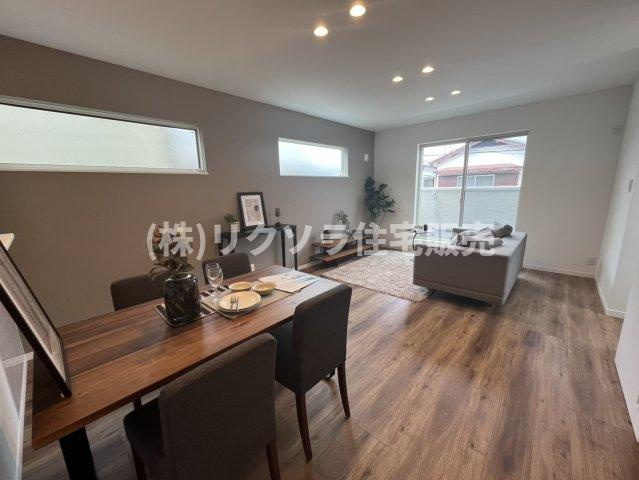 池田北町　新築一戸建てのダイニング|LDK17.6帖
■物件内覧・資金計画相談・住宅ローン相談、リフォーム相談、お問合せ受付中■
※当日・翌日のご内覧、ご相談はお電話でのお問合せがスムーズです！