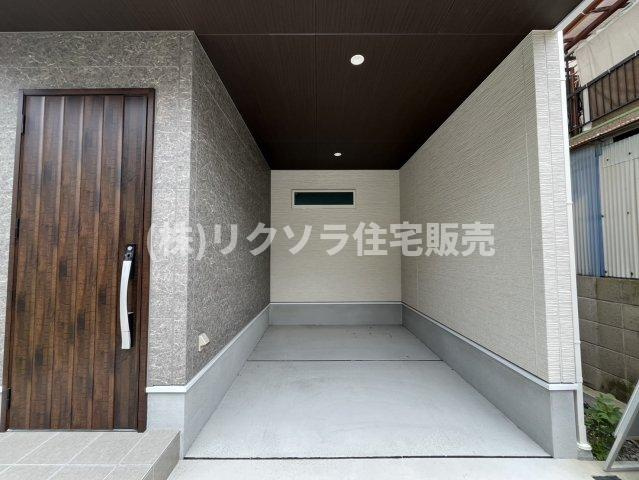 池田北町　新築一戸建ての駐車場|1台駐車可
■物件内覧・資金計画相談・住宅ローン相談、リフォーム相談、お問合せ受付中■
※当日・翌日のご内覧、ご相談はお電話でのお問合せがスムーズです！
