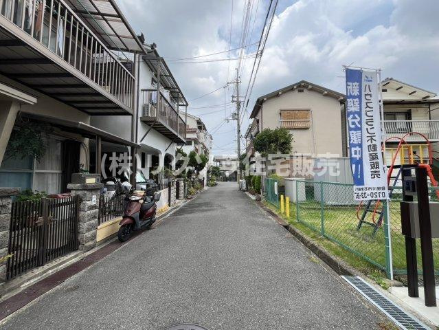 池田北町　新築一戸建ての前面道路含む現地写真|■物件内覧・資金計画相談・住宅ローン相談、リフォーム相談、お問合せ受付中■
※当日・翌日のご内覧、ご相談はお電話でのお問合せがスムーズです！