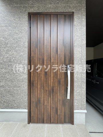 池田北町　新築一戸建ての玄関|■物件内覧・資金計画相談・住宅ローン相談、リフォーム相談、お問合せ受付中■
※当日・翌日のご内覧、ご相談はお電話でのお問合せがスムーズです！