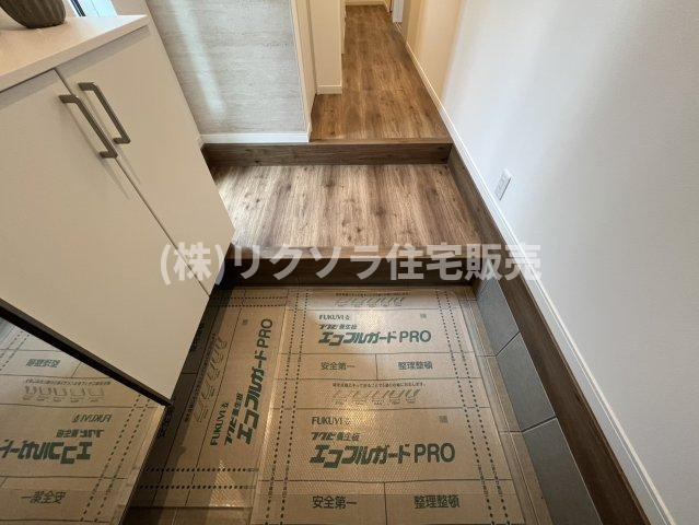 池田北町　新築一戸建ての内装|玄関内部
■物件内覧・資金計画相談・住宅ローン相談、リフォーム相談、お問合せ受付中■
※当日・翌日のご内覧、ご相談はお電話でのお問合せがスムーズです！