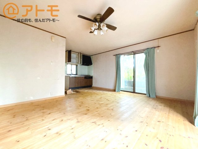 【居間・リビング】 | 駿河区西島　中古戸建