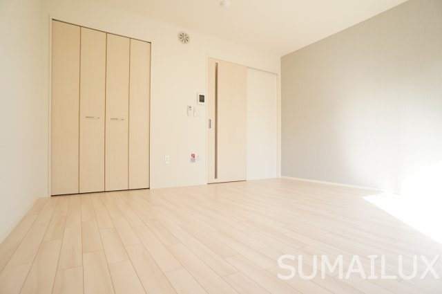 熊本市南区出仲間８丁目のアパートの居間・リビング