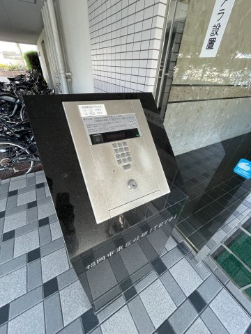 ロマネスク箱崎タワーホームズN棟のエントランス