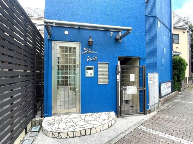 杉並区上高井戸２丁目のアパートのエントランス