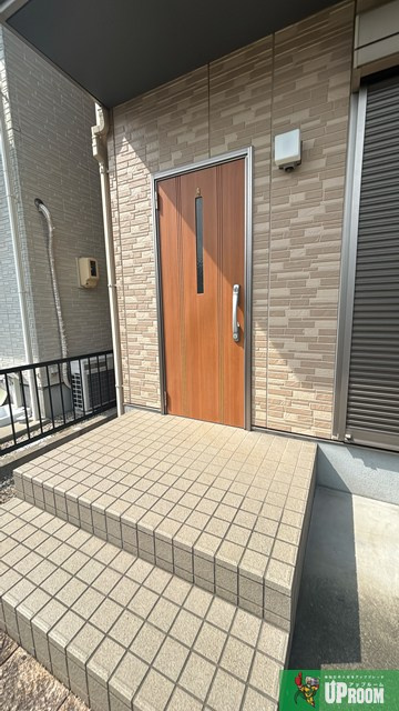 岩倉市昭和町戸建のエントランス