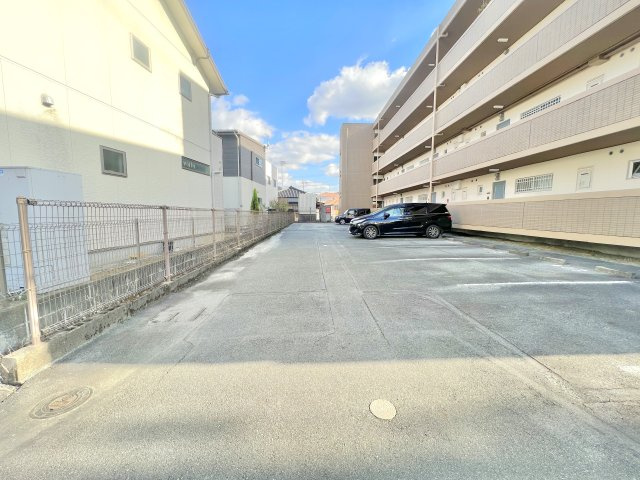 ニューライフ88の駐車場