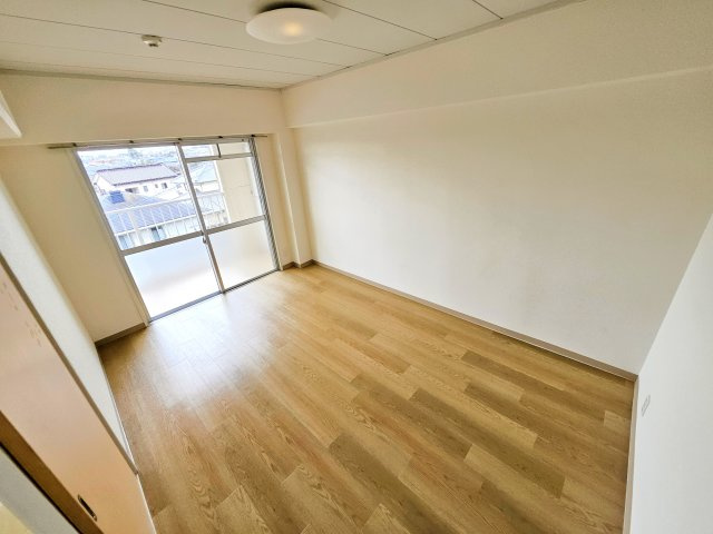 ニューライフ88の洋室