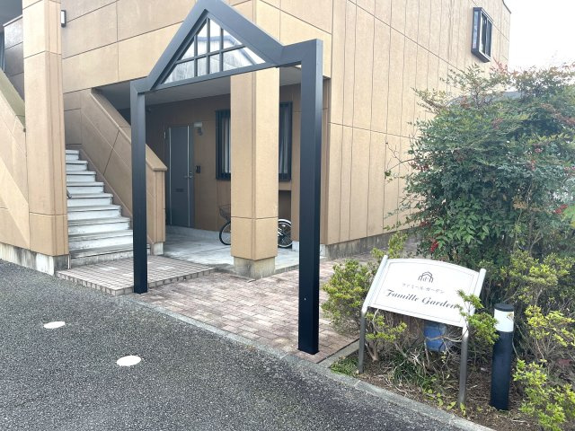ファミール　ガーデンのエントランス
