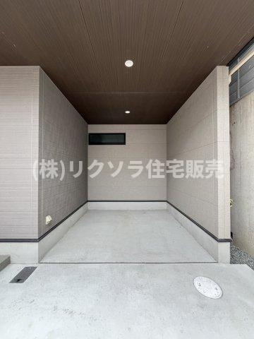 平池町　新築一戸建ての駐車場|1台駐車可
■物件内覧・資金計画相談・住宅ローン相談、リフォーム相談、お問合せ受付中■
※当日・翌日のご内覧、ご相談はお電話でのお問合せがスムーズです！