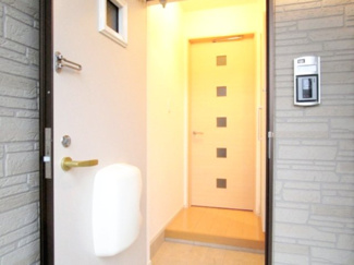 【玄関】 | ゴールデンベア　ウエスト | ゆったりとした玄関です