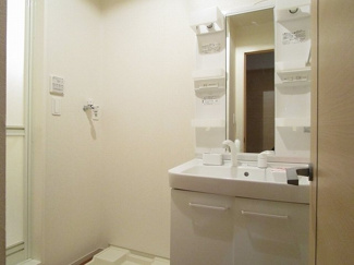 【洗面所】 | ゴールデンベア　ウエスト | 脱衣スペースもあります