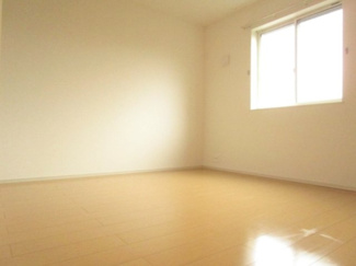 【内装】 | ゴールデンベア　ウエスト | 内装は落ち着いています