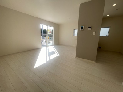 【居間・リビング】 | 八重瀬町具志頭（全11棟）4号棟 | 4号棟　LDK17帖♪リビング階段♪