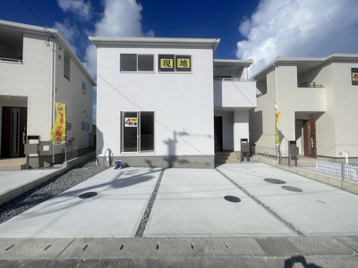 【外観】 | 八重瀬町具志頭（全11棟）4号棟 | 4号棟　並列駐車3台可♪