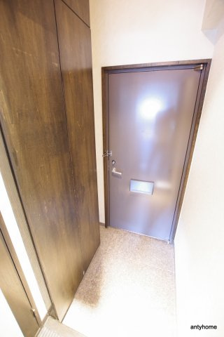 ミールズ新大阪　仲介手数料無料の玄関