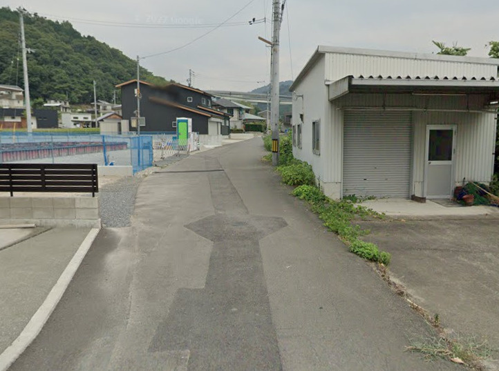 柴生町　売土地の前面道路含む現地写真