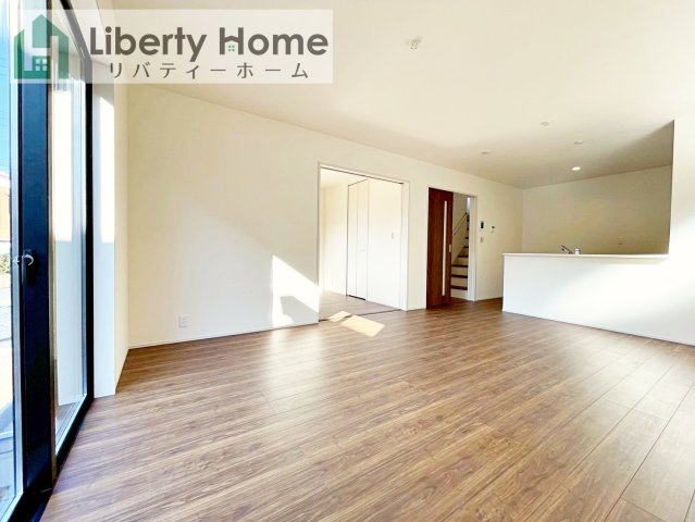 第3小美玉市羽鳥　新築戸建の居間・リビング