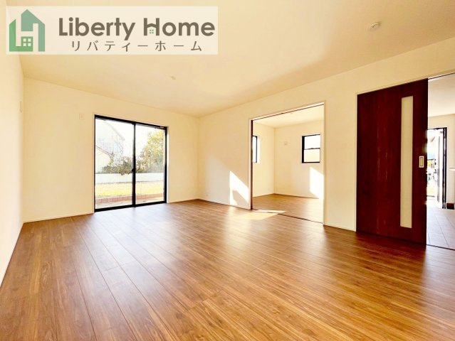 第3小美玉市羽鳥　新築戸建の居間・リビング