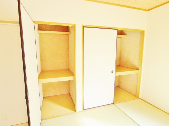 グレイスカンドウ C棟の収納