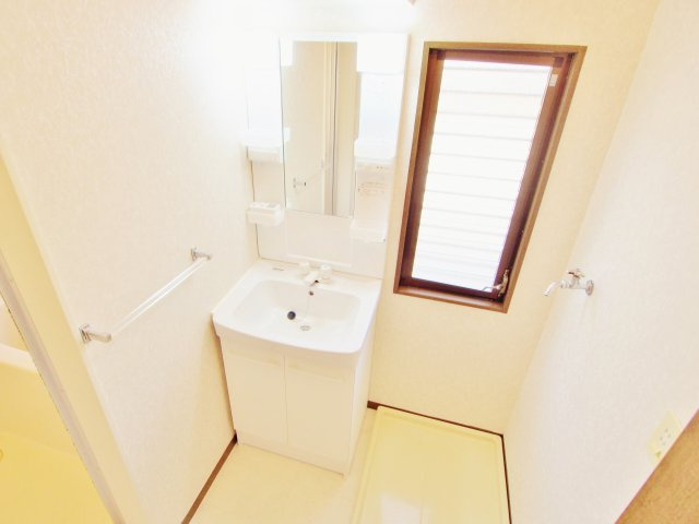 グレイスカンドウ C棟の洗面所