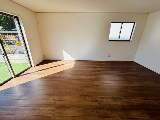 ハートフルタウン／大津町杉水／B号棟の居間・リビング