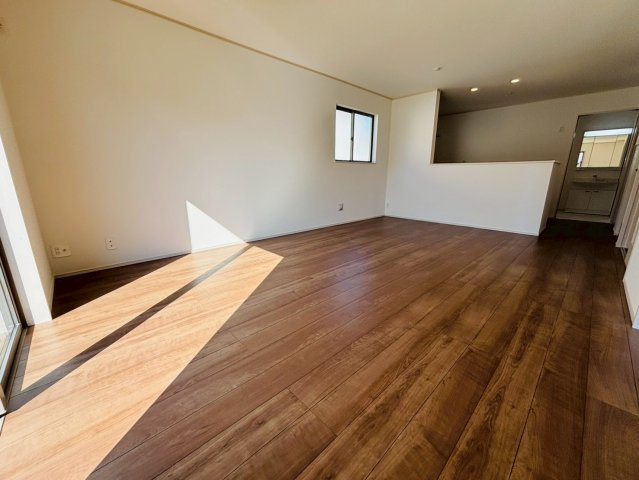 ハートフルタウン／大津町杉水／B号棟の居間・リビング