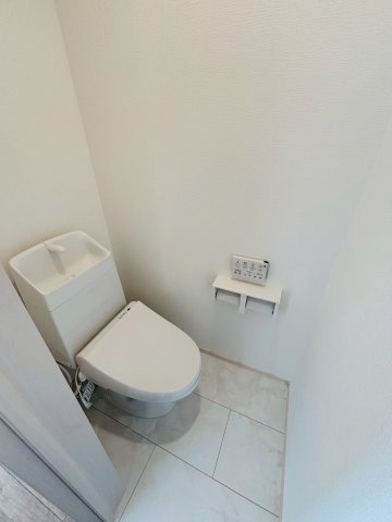 ハートフルタウン／大津町杉水／B号棟のトイレ