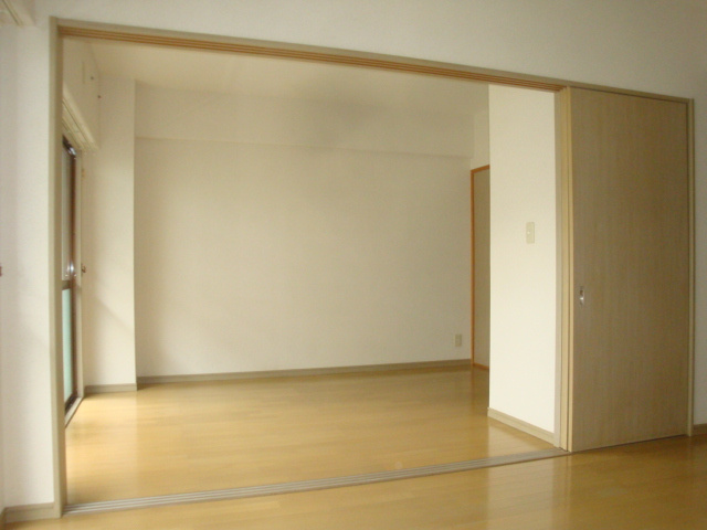 甚樹園マンション壱番館の居間・リビング