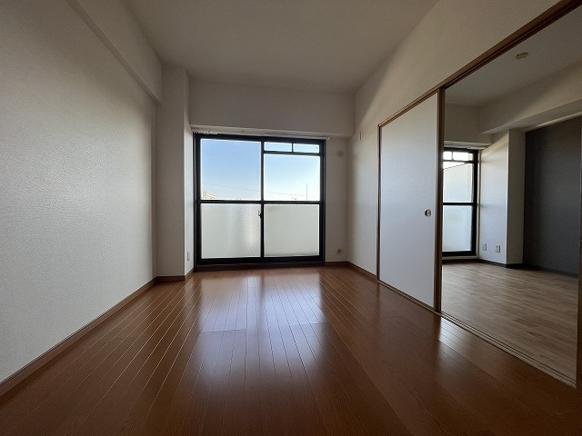 大和高田市礒野新町の賃貸マンションの洋室