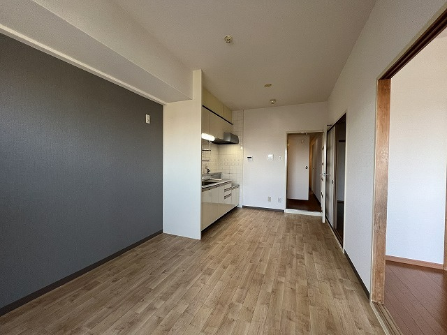 大和高田市礒野新町の賃貸マンションの居間・リビング