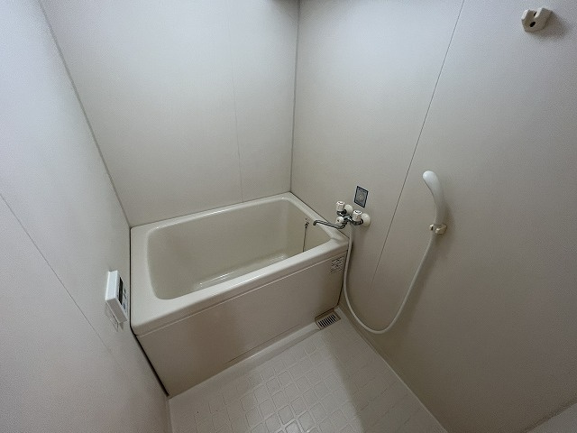 大和高田市礒野新町の賃貸マンションの浴室