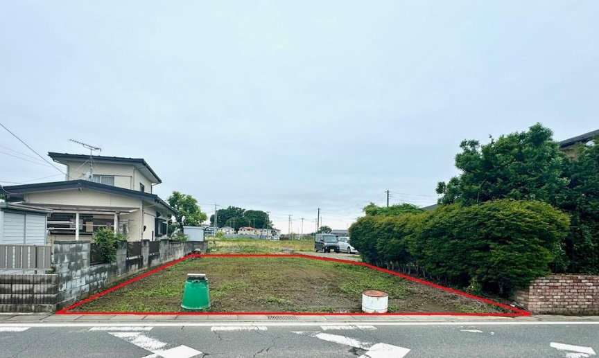 敷地面積５９坪　売地　川越市下老袋の外観|更地　前面道路：南東側約6.4ｍ公道、約10ｍの接道！お車の出し入れもラクラクです♪