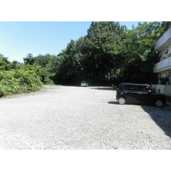 アップル春日井の駐車場