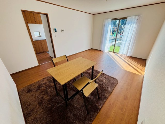 ハートフルタウン／大津町杉水／C号棟の居間・リビング