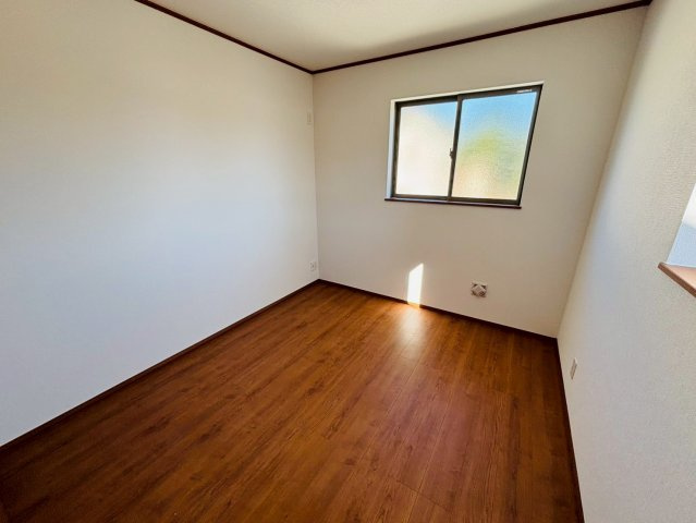 ハートフルタウン／大津町杉水／C号棟の洋室