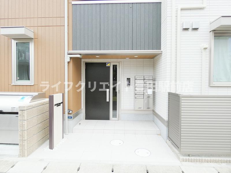 D-room田町B棟のエントランス