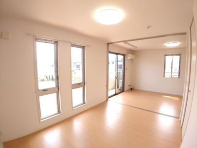 【洋室】 | ソレイユ | リビングと開放して使えます