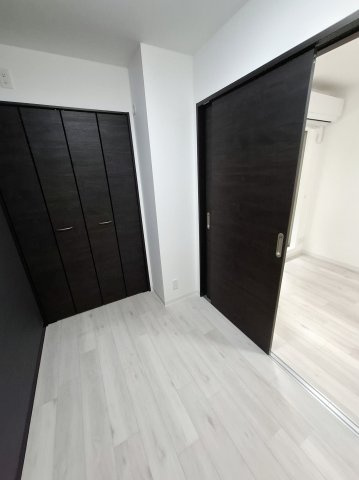 ザカラー東本町A棟の洋室