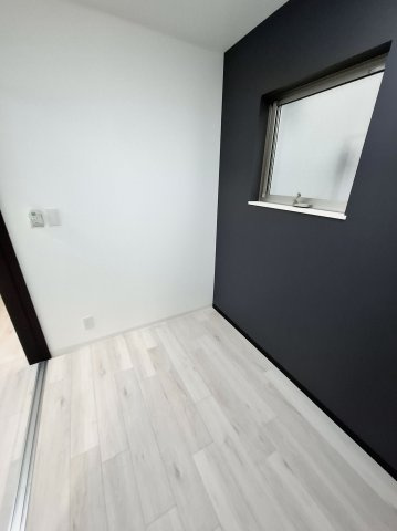 ザカラー東本町A棟の洋室